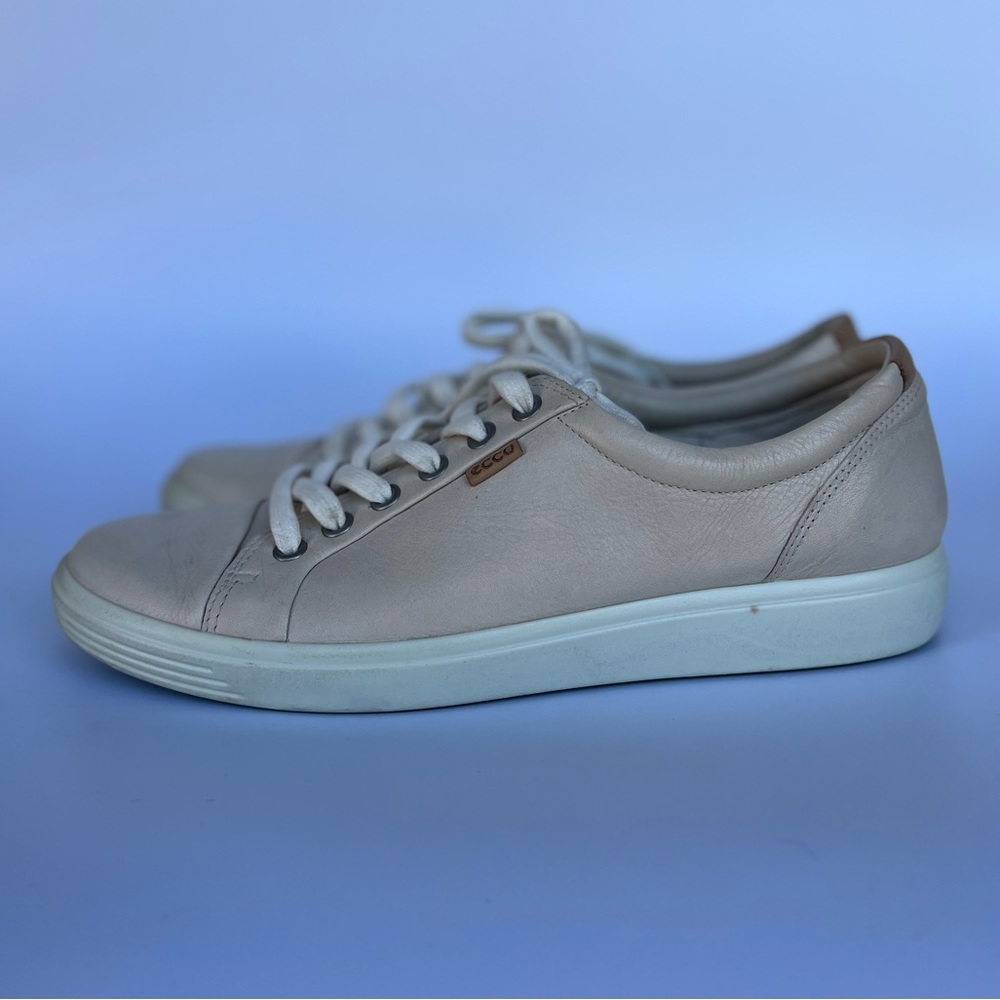 Sneakers - Picture 5 of 8